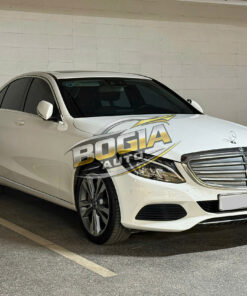 C250-Exclusive-2018-mat-truoc-trai