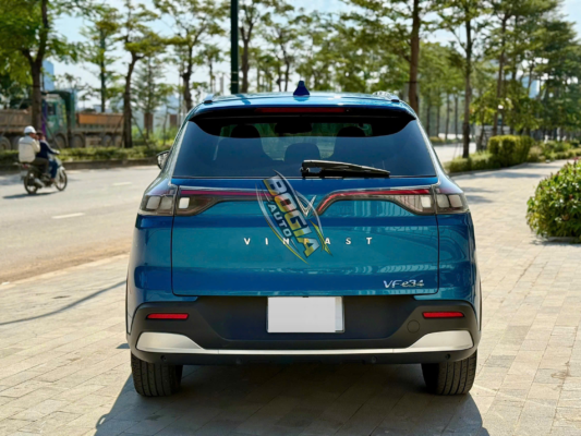 Vinfast-E34-2022-mat-cop