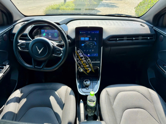 Vinfast-E34-2022-noi-that